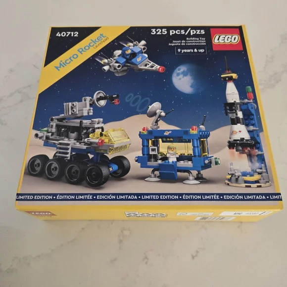 NEW LEGO 40712 Micro Rocket Launchpad Building Set 325 Pieces Space Astronaut - Picture 1 of 4